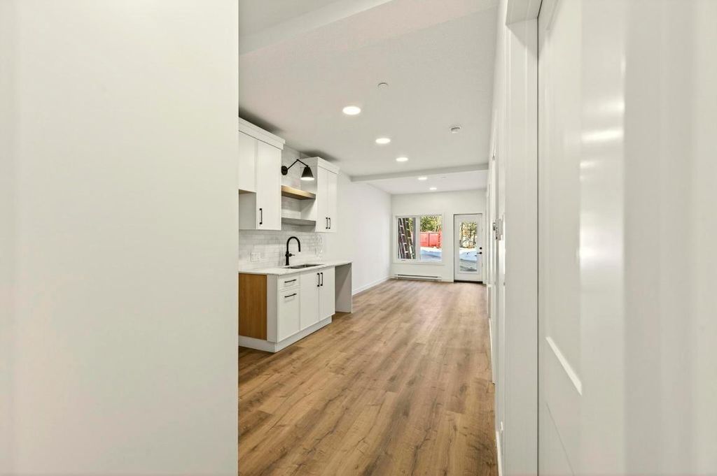 listing image 16510835943089564526