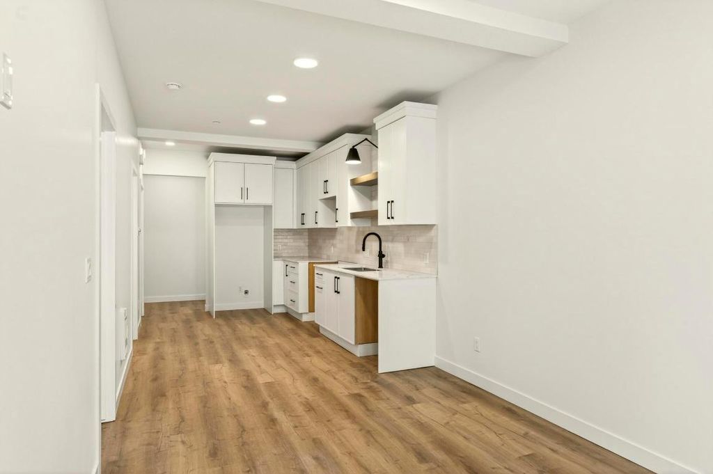 listing image 16514263976058074289