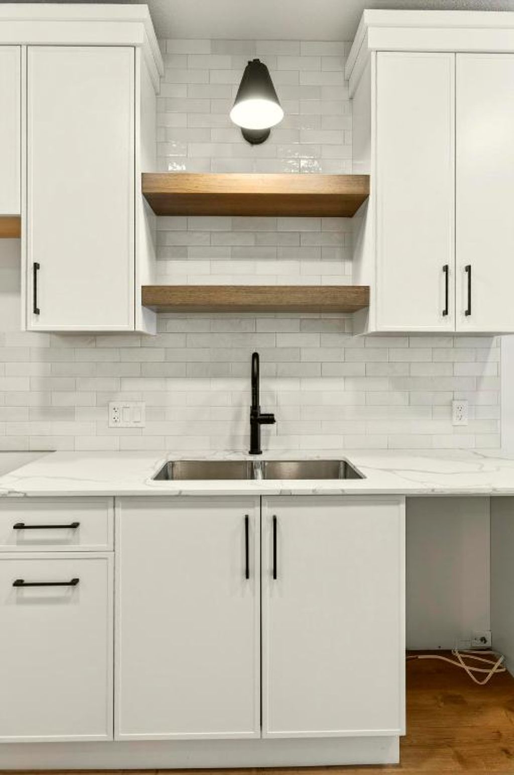 listing image 16516011274144026705