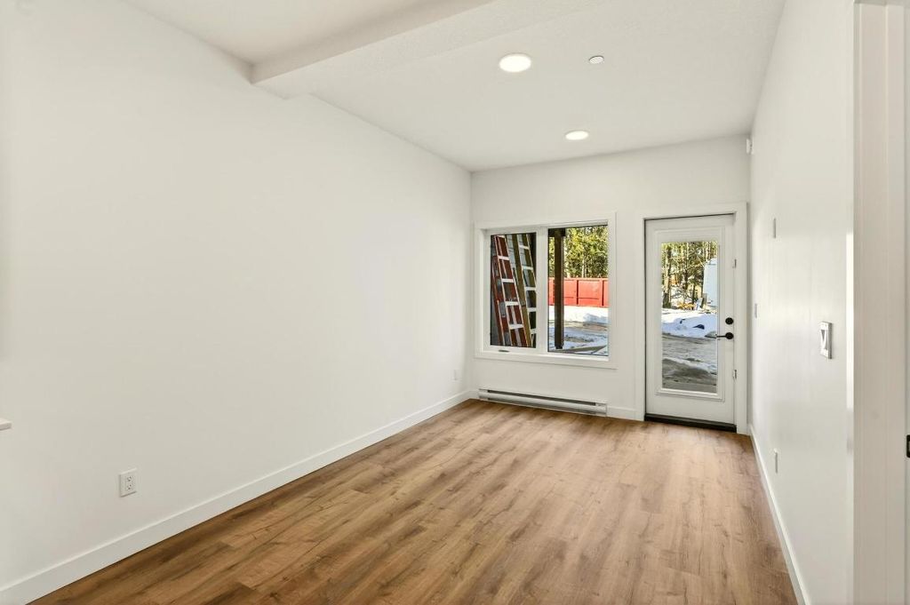 listing image 16510383802513278772