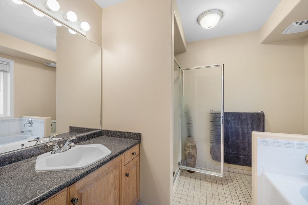 listing image 16514817464570898662