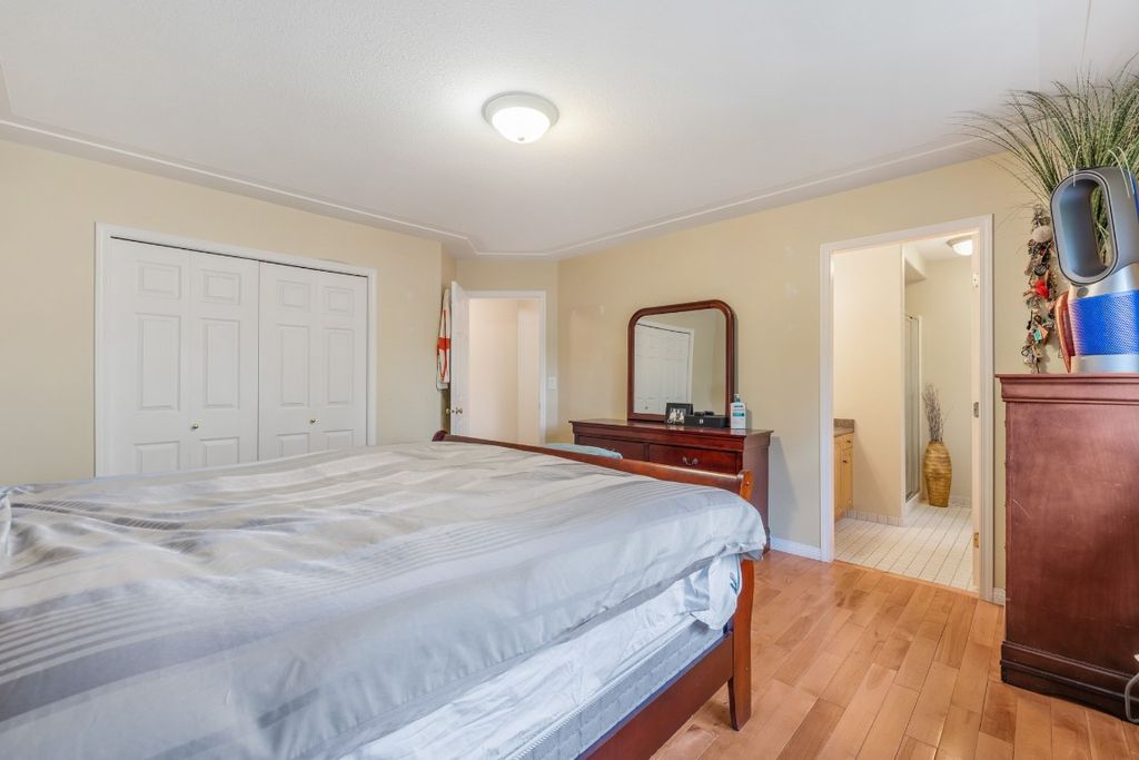 listing image 16517610404706061411