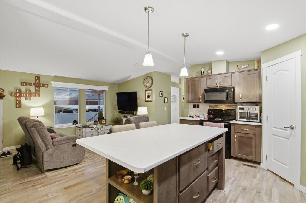 listing image 16513906716148640833