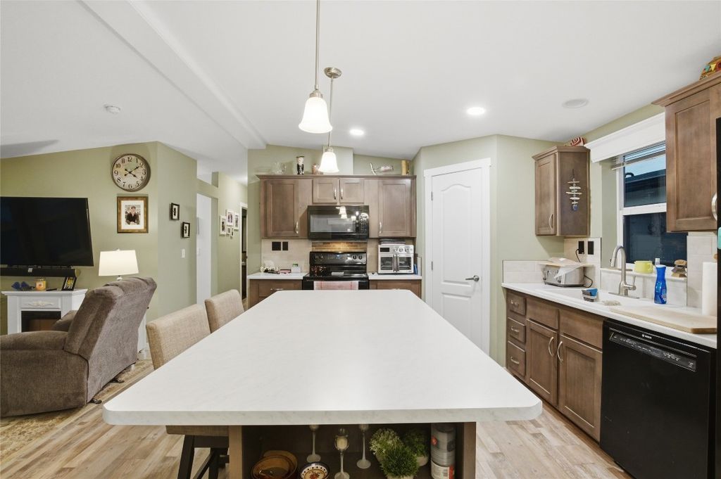 listing image 16515739320018553100