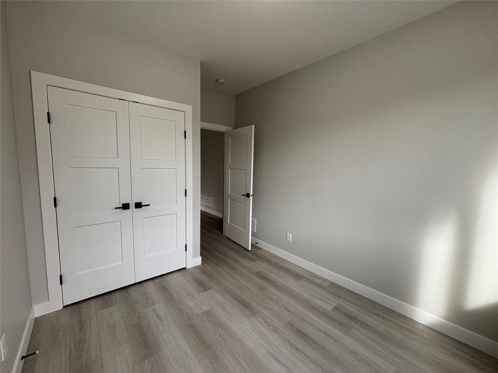 listing image 16517595967241294855