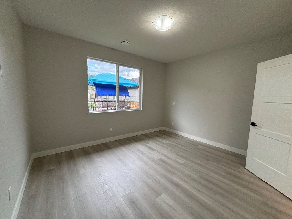 listing image 16510875163682735586