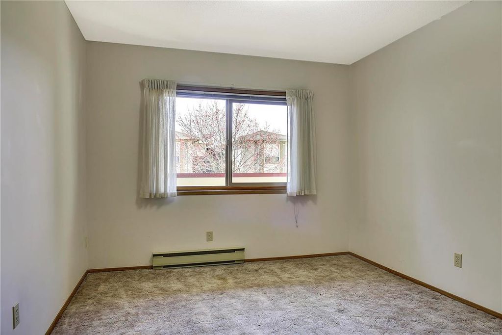 listing image 16515618535493608508