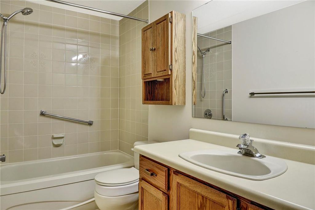 listing image 16517467498079541424