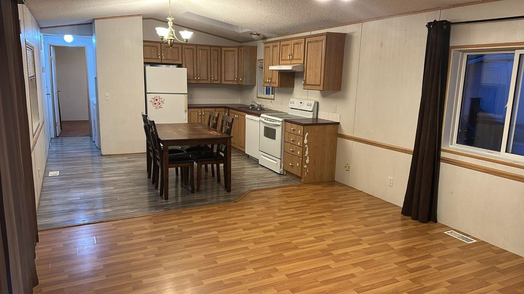 listing image 16512811593754066498