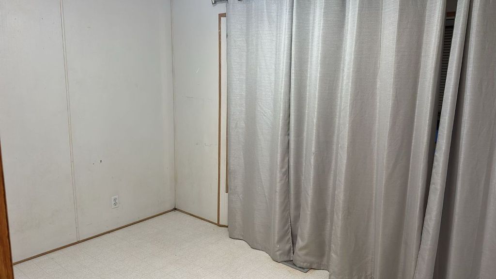 listing image 16511248528863724962