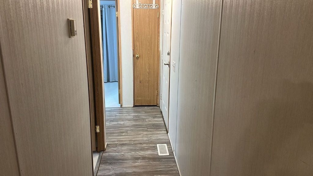 listing image 16511208248058457135