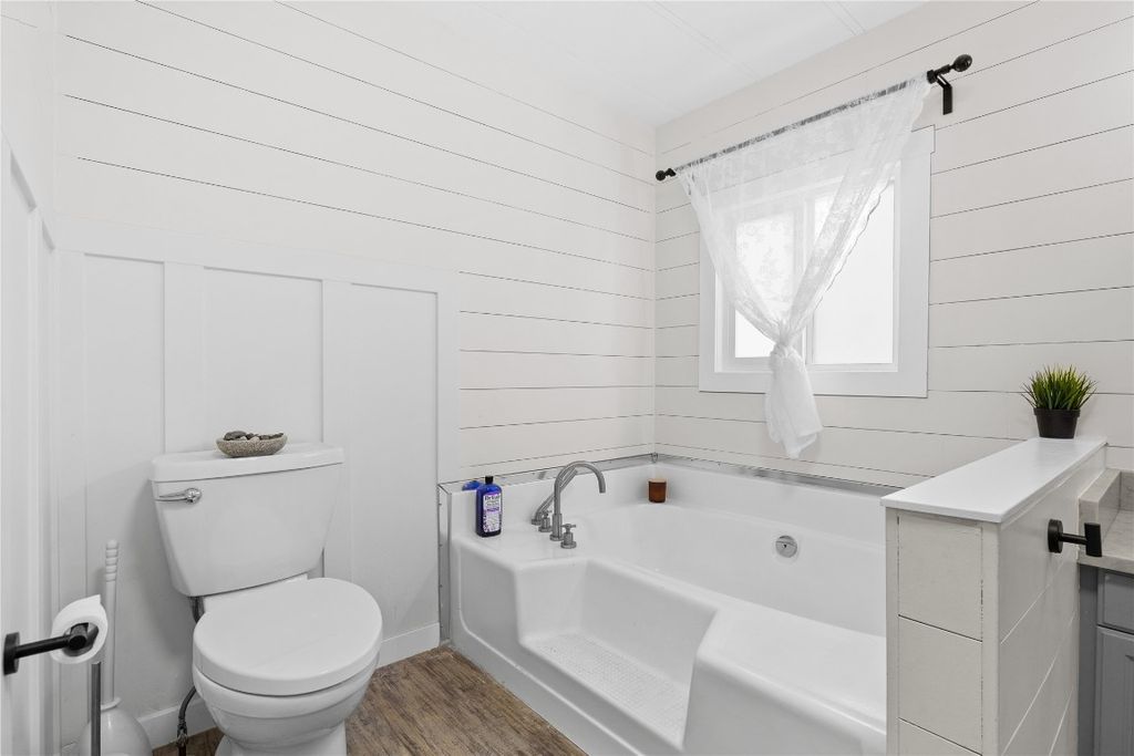 listing image 16518963016134603217