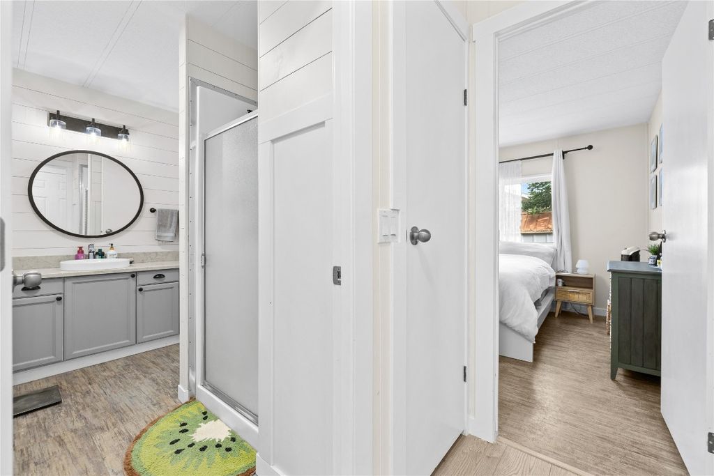 listing image 16517899928005367595