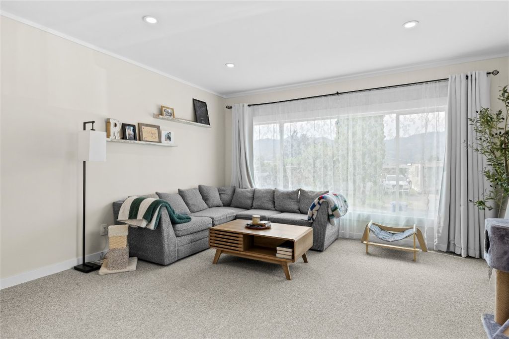 listing image 16516175916568222596