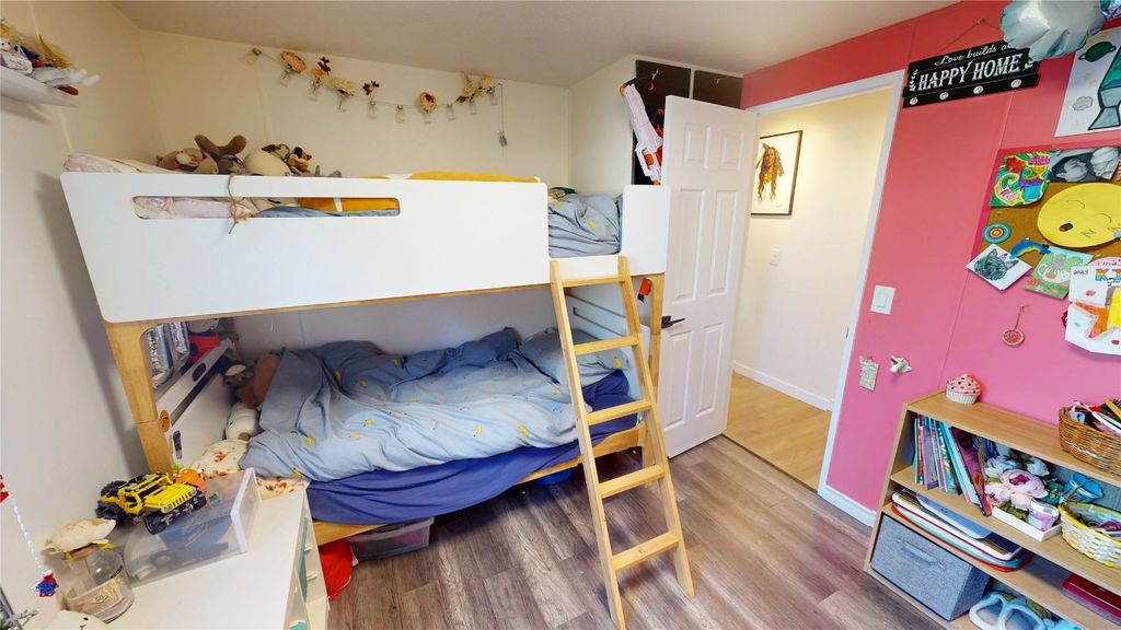 listing image 16517250443921877634