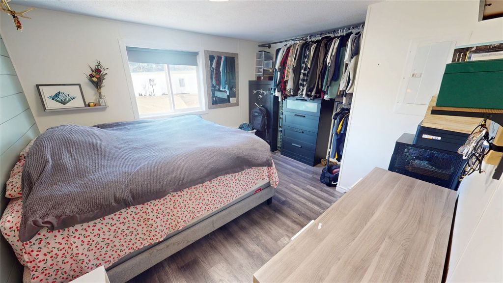 listing image 16514519551184124611