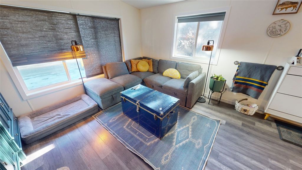 listing image 16514785586860358822