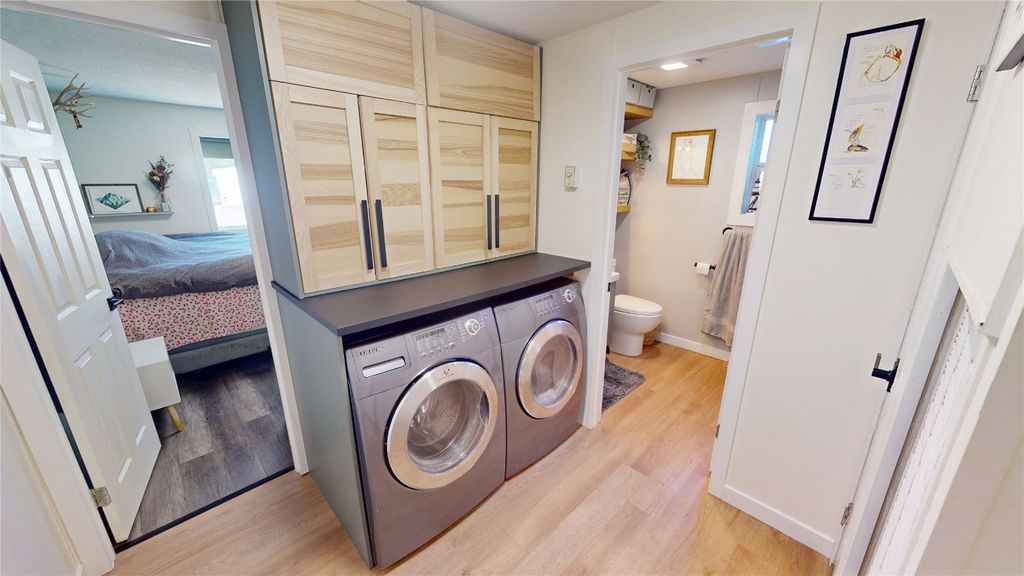 listing image 16512637325429905319