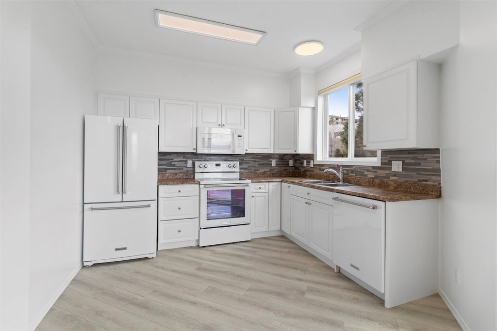 listing image 16514806601900707108