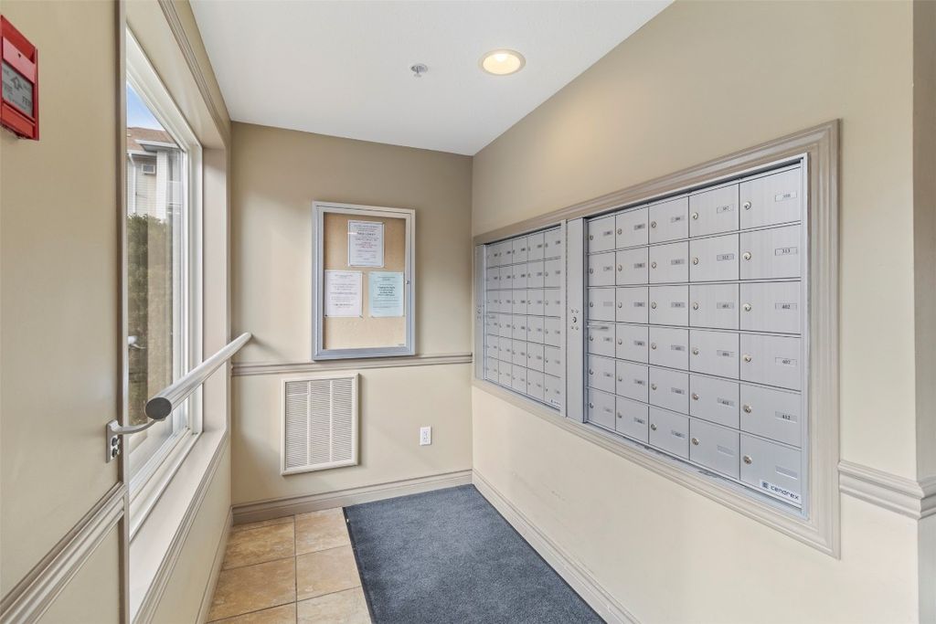 listing image 16513169710908841594