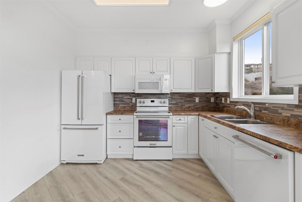 listing image 16517760574694727646
