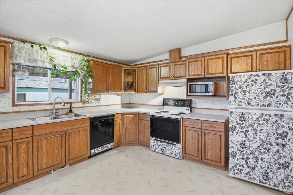 listing image 16514687692940391946