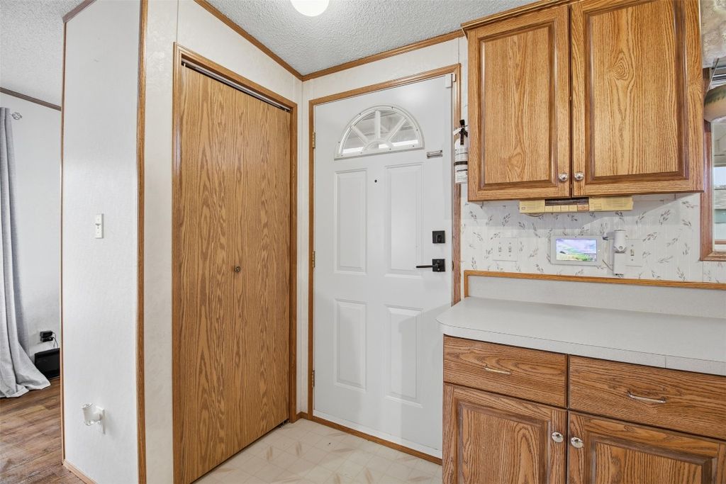 listing image 16519310695781055157