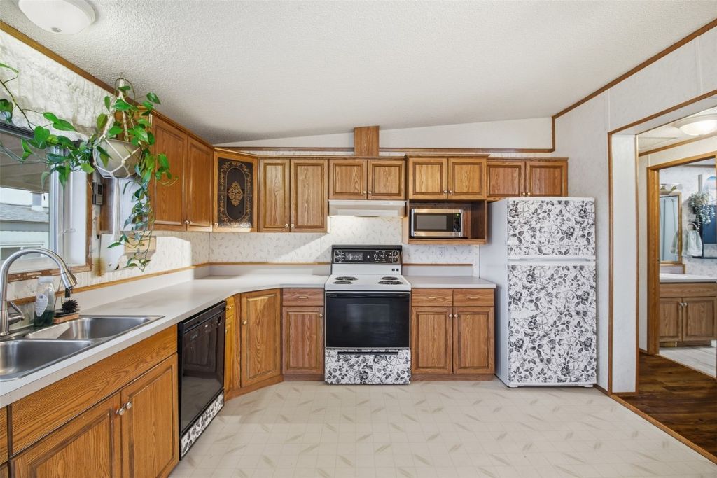 listing image 16513522564663382625