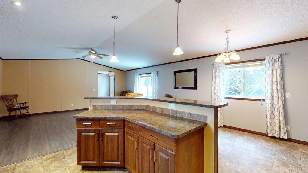 listing image 16514788256493003084