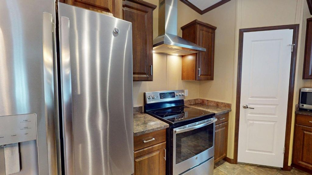 listing image 16518322480904071369