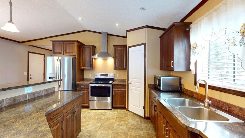 listing image 16512611765987782614