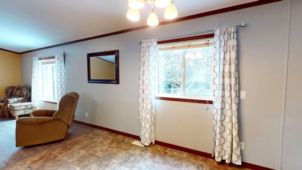 listing image 16517384089049532131