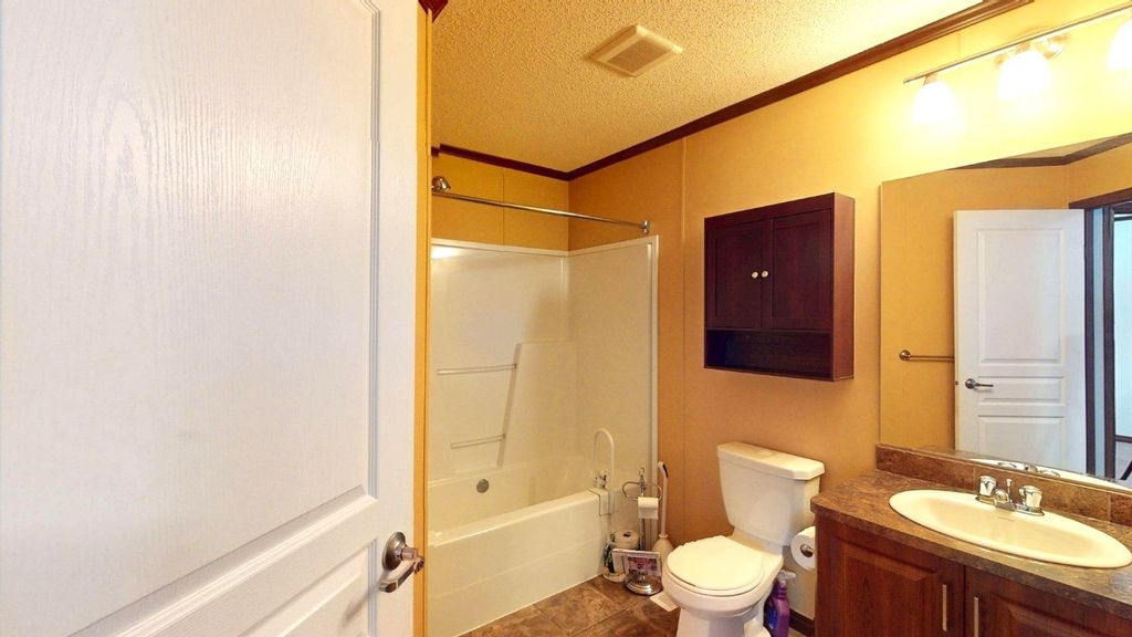 listing image 16516124733710921093