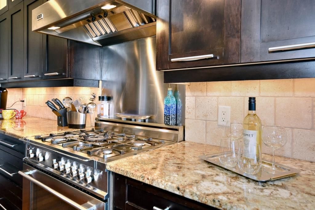 listing image 16515130296680226162