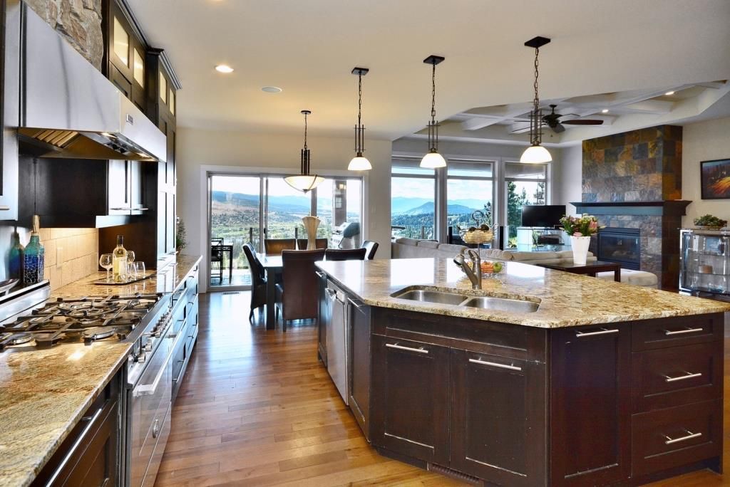listing image 16518413281410932193