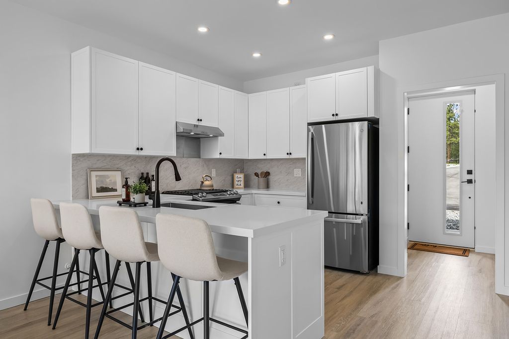 listing image 16512262938577660839