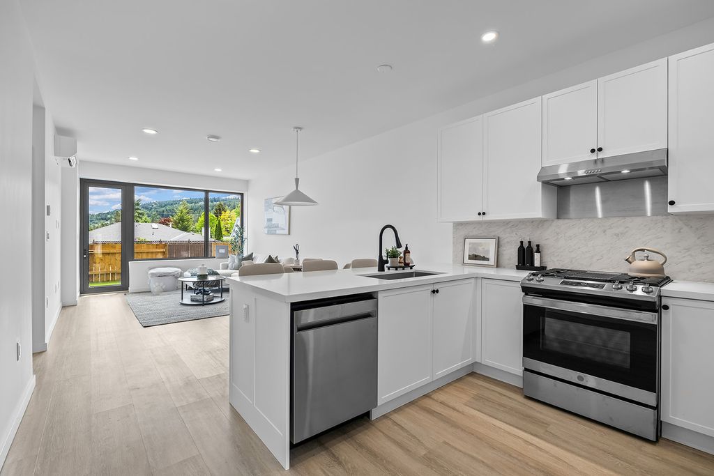 listing image 16513933482557002286