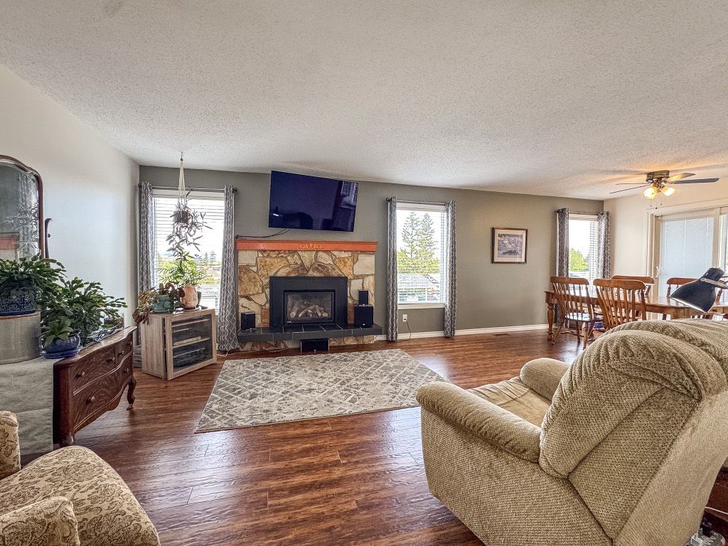 listing image 16518229821748852690