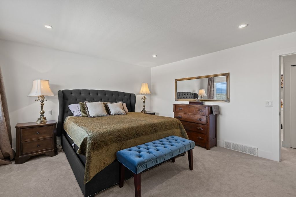 listing image 16517306500294258526