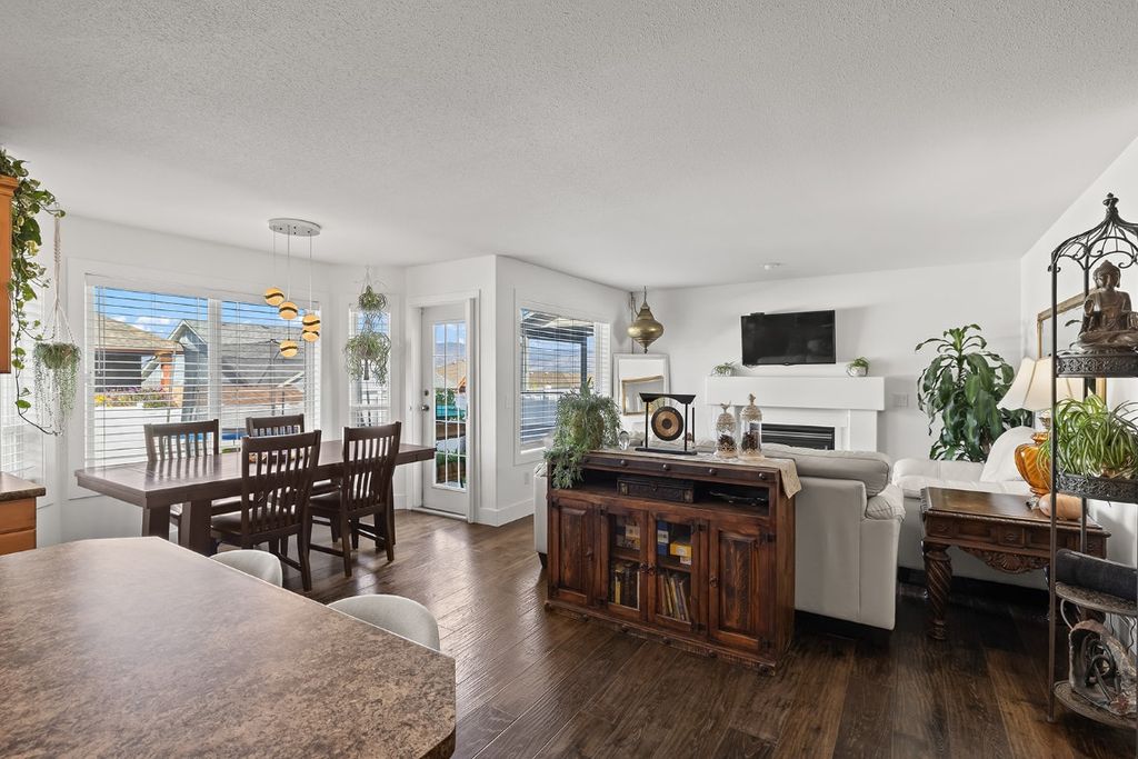 listing image 16516305668343166817