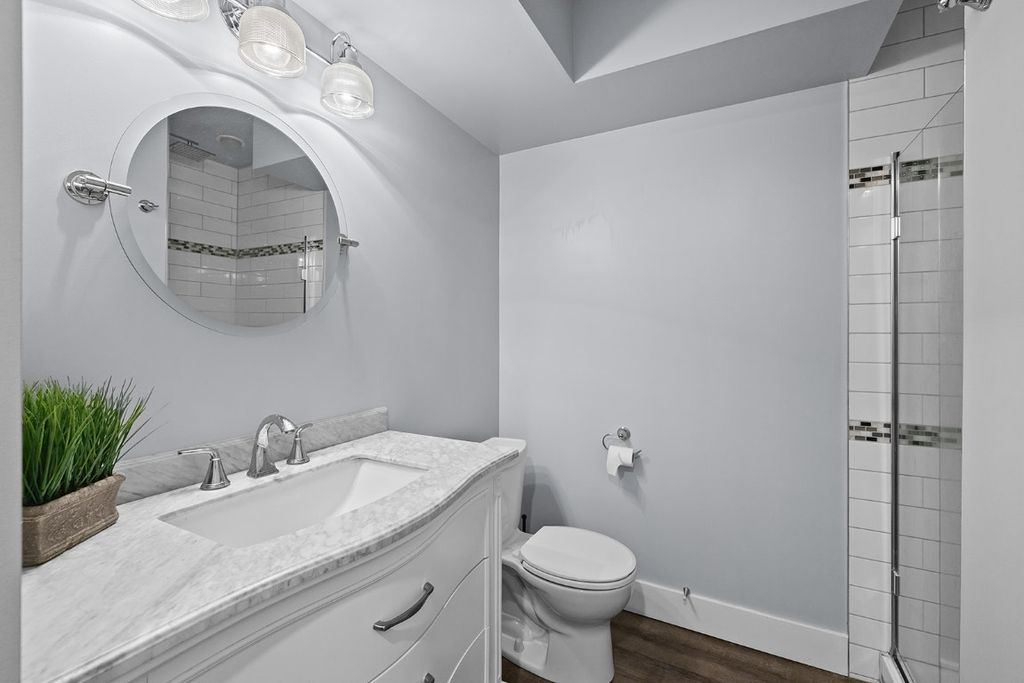 listing image 16511107172444419574