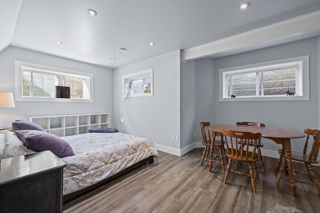 listing image 16518862621280695570
