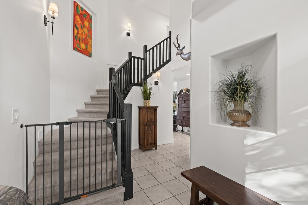 listing image 16516947716741208395