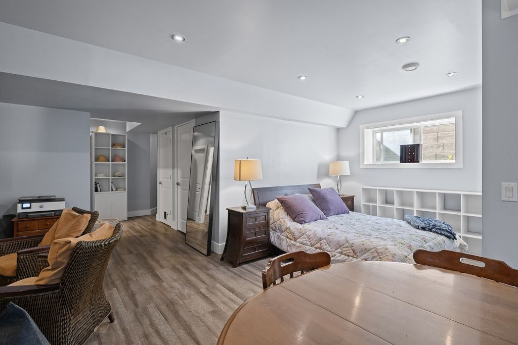 listing image 16515171713381586462