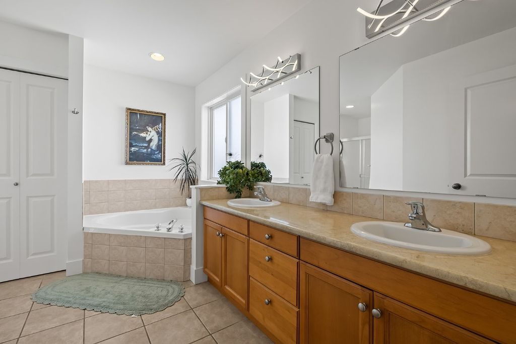 listing image 16513525950117963083