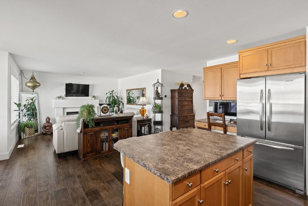 listing image 16516203775433835069