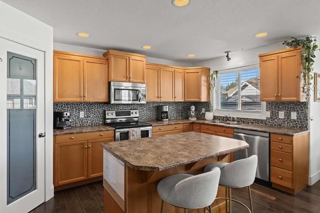 listing image 16514038676290589675