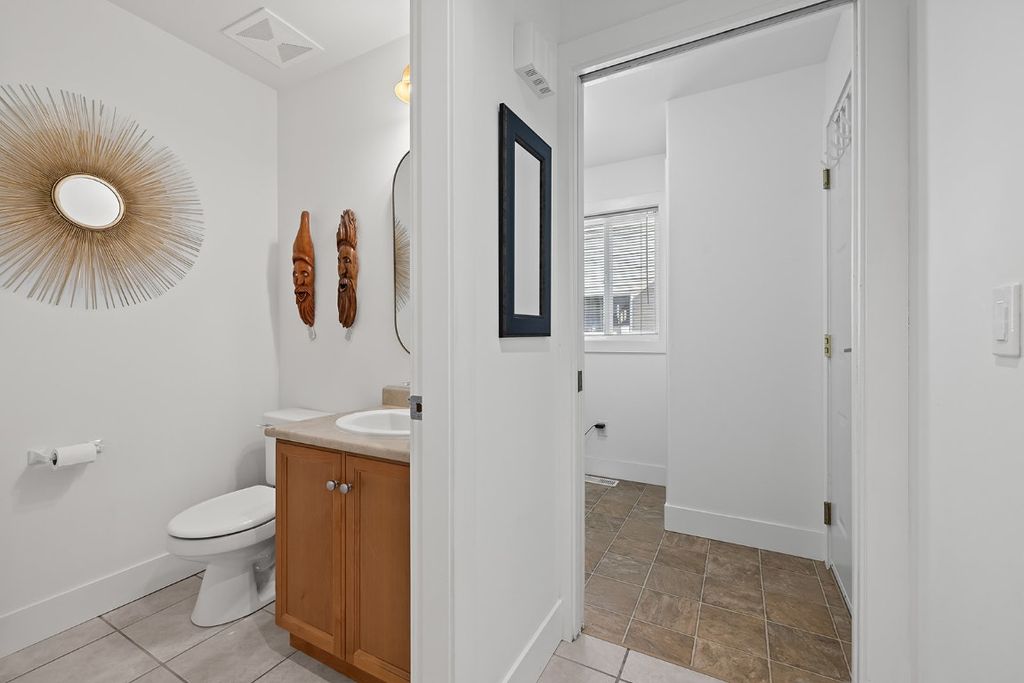 listing image 16516684685243565385