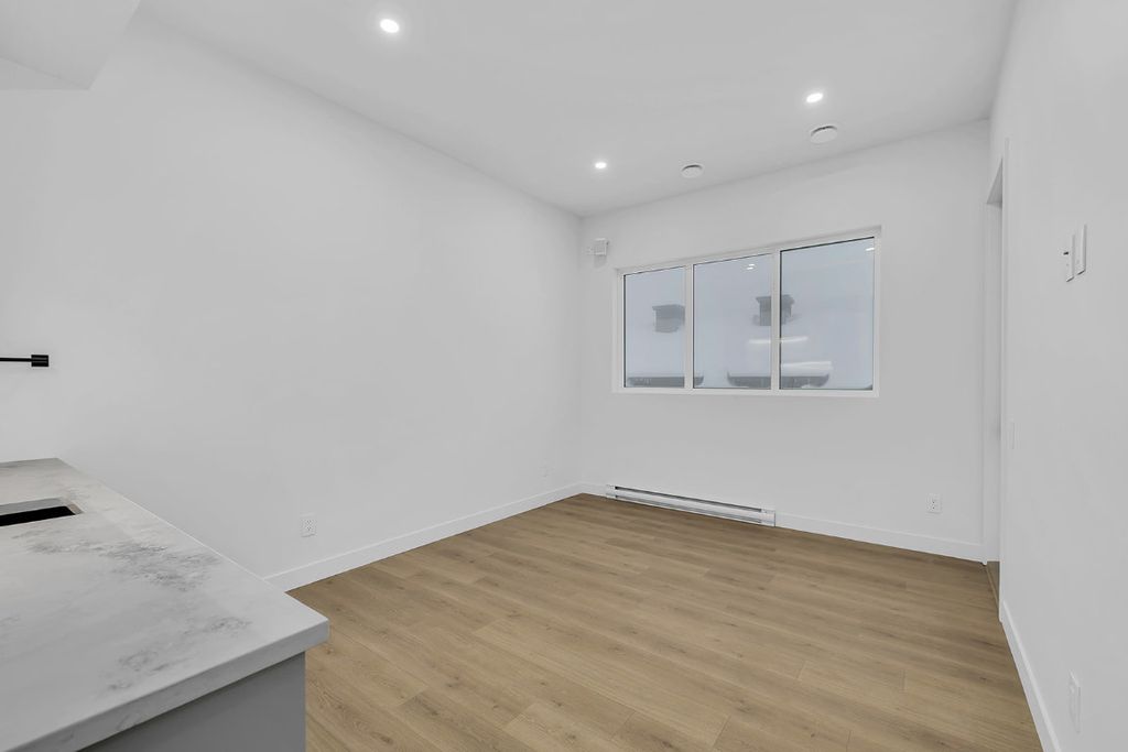 listing image 16510052708507261127