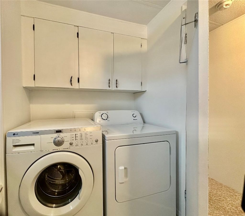 listing image 16517975408072855075